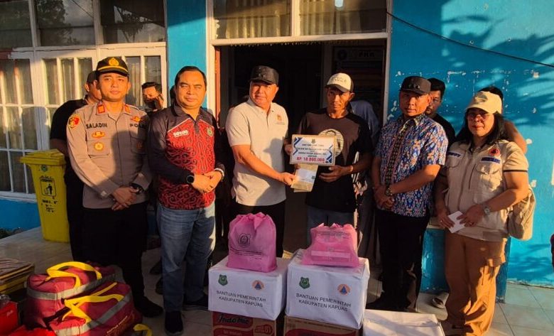 Pemkab Salurkan Bantuan Warga Terdampak Bencana