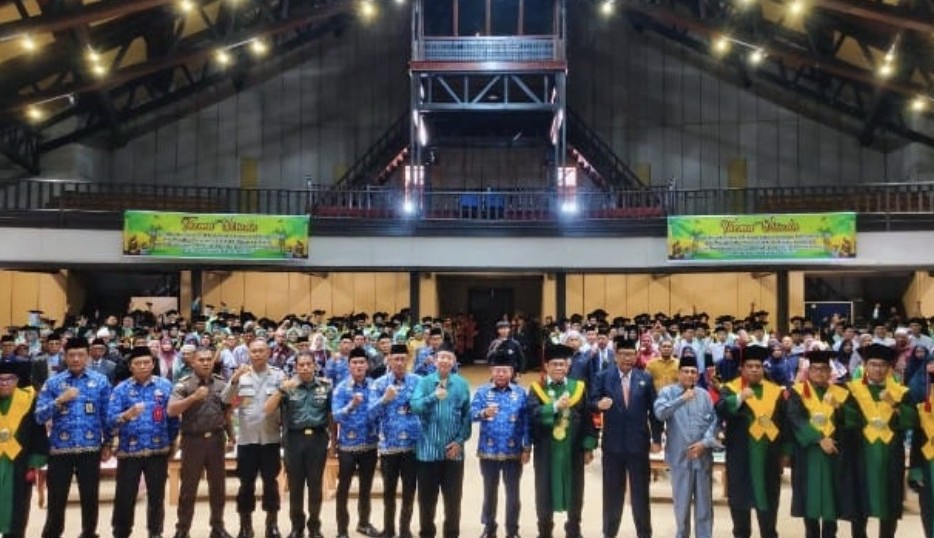 Bupati Hadiri Wisuda STAI Kapuas