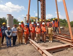 Bupati Tinjau Pembangunan Jembatan di Murung Keramat