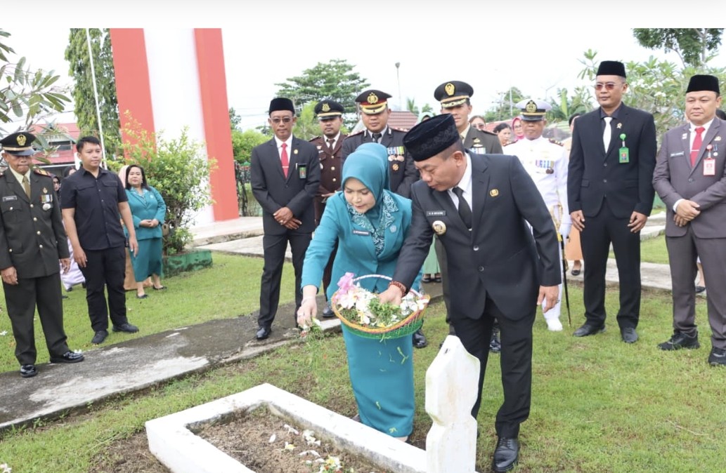 PERINGATI HARI PAHLAWAN-Pemkab Gelar Ziarah Nasional di TMP Kencana