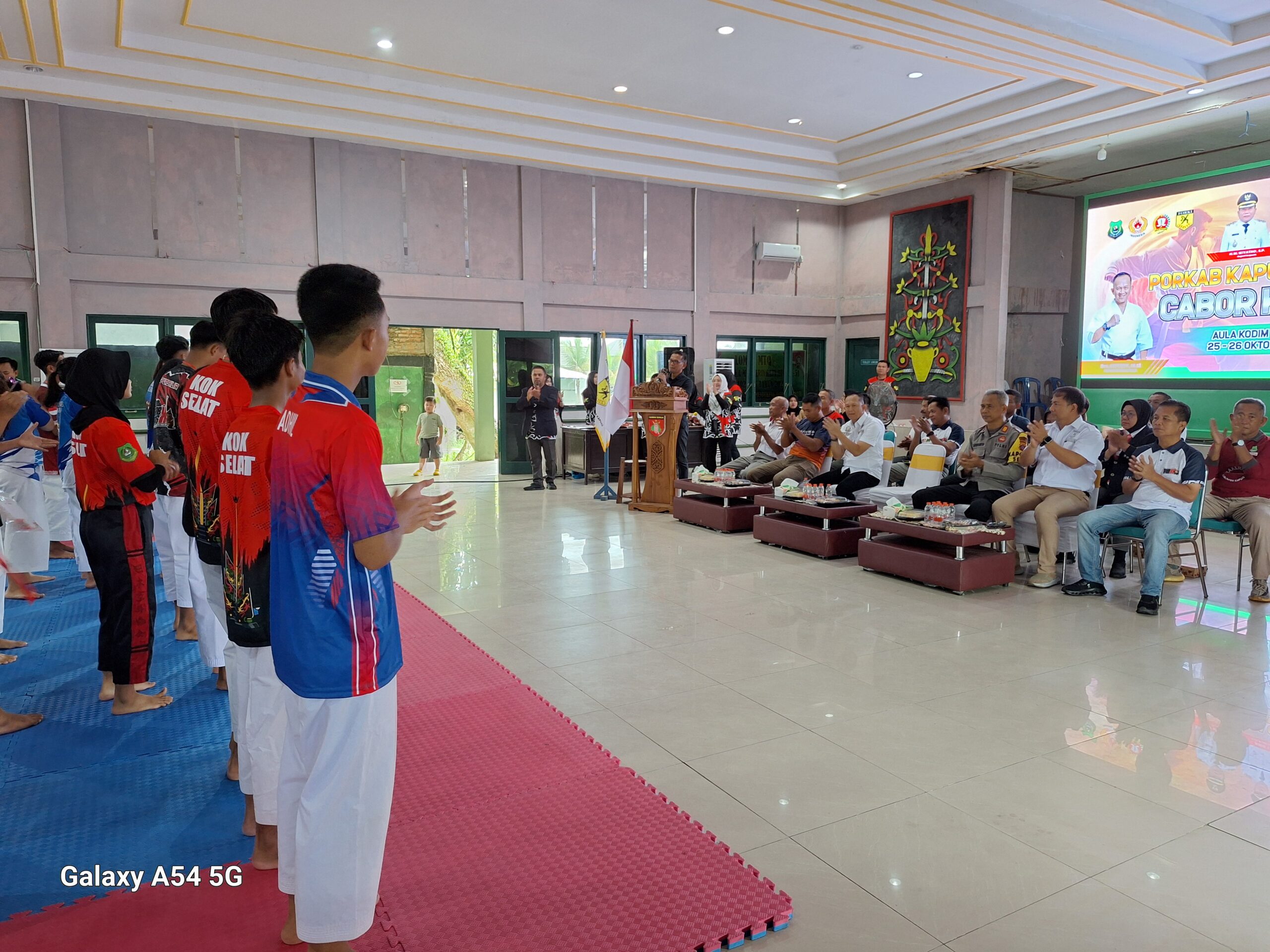 Staf Ahli Buka Kejuaraan Karate Porkab XII