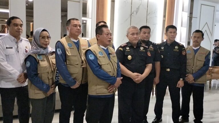 Pemkab Terima Hibah Aset dari Bea Cukai Palangka Raya Pemkab Terima Hibah Aset dari Bea Cukai Palangka Raya