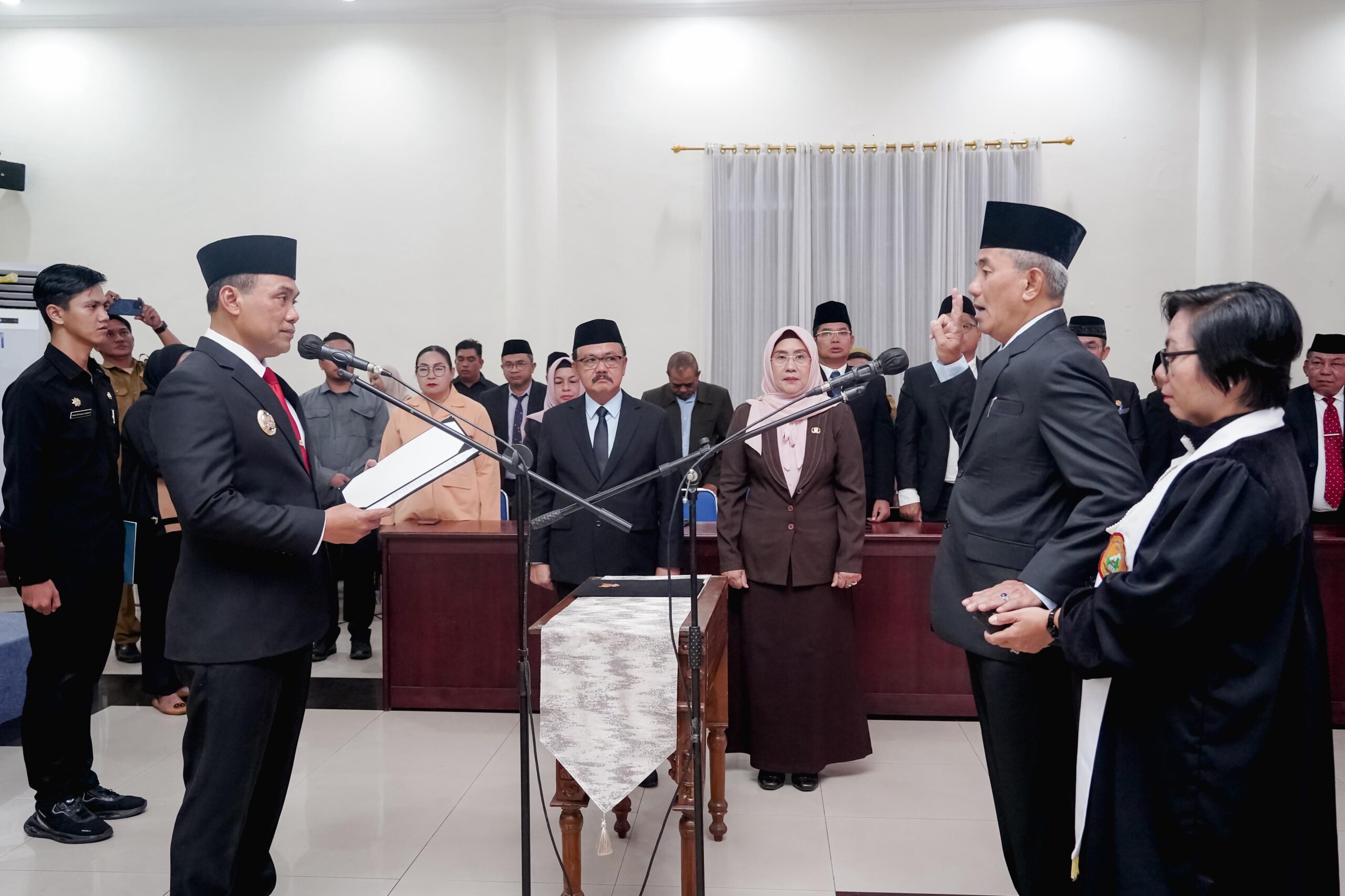 Arbert Tombak Definitif Sekda Kota