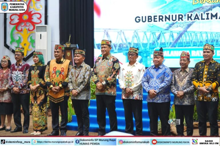 Bupati Mura Hadiri Pisah Sambut Kajati Kalteng Bupati Mura Hadiri Pisah Sambut Kajati Kalteng