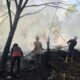 Ratusan Ban Bekas Terbakar Gegerkan Warga Bukit Tunggal‎