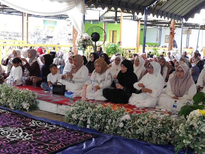 Bupati Nurhidayah Hadiri Haul Kyai Gede