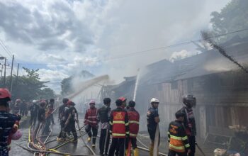 9 Bangunan Terbakar di Jalan Christophel Mihing, Kerugian Capai Ratusan Juta Rupiah