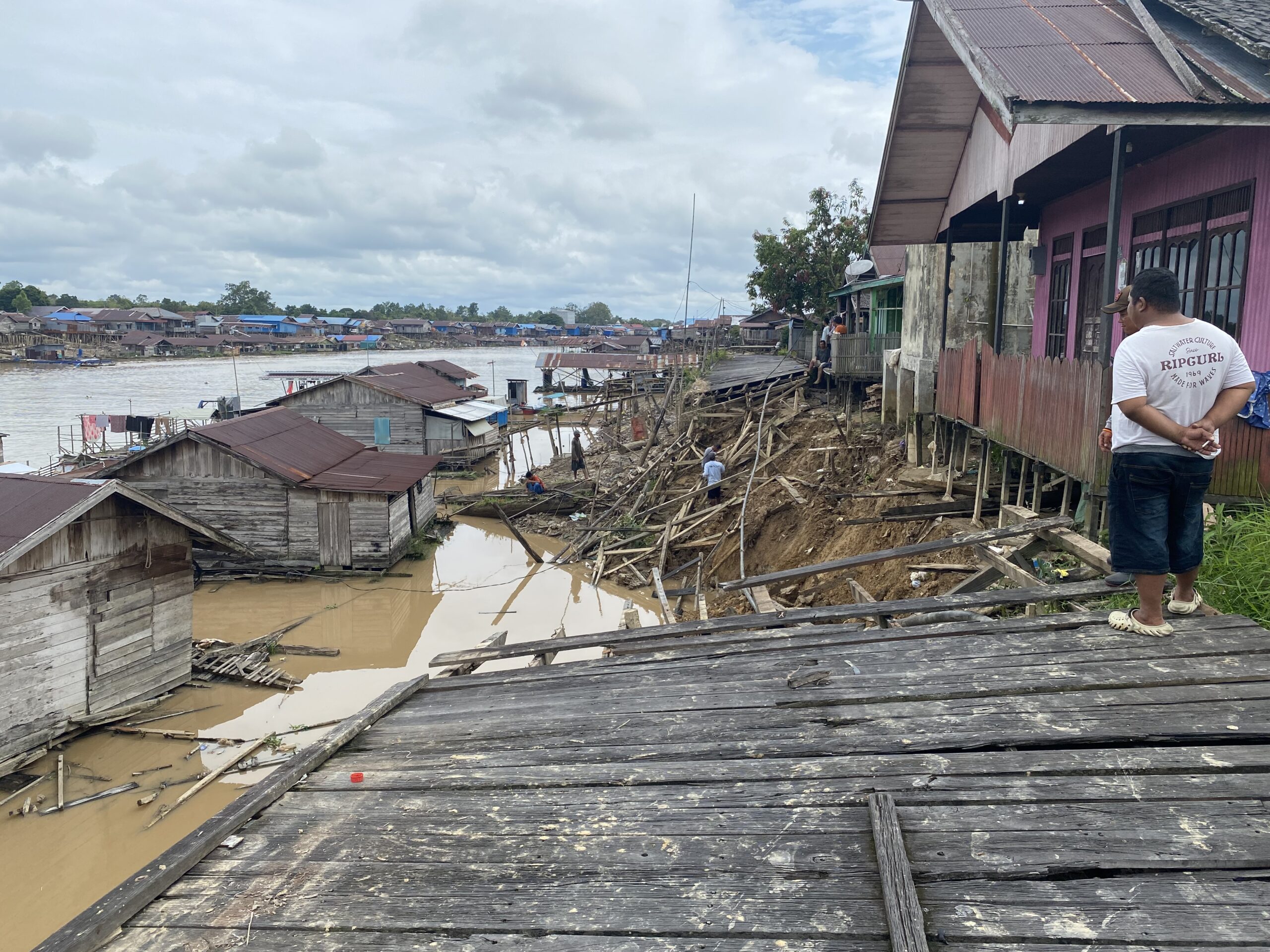 Longsor Gang Datah Flamboyan Bawah