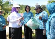 Ketua TP-PKK Lamandau Lakukan Monitoring Evaluasi Program Di Desa Dan Kecamatan