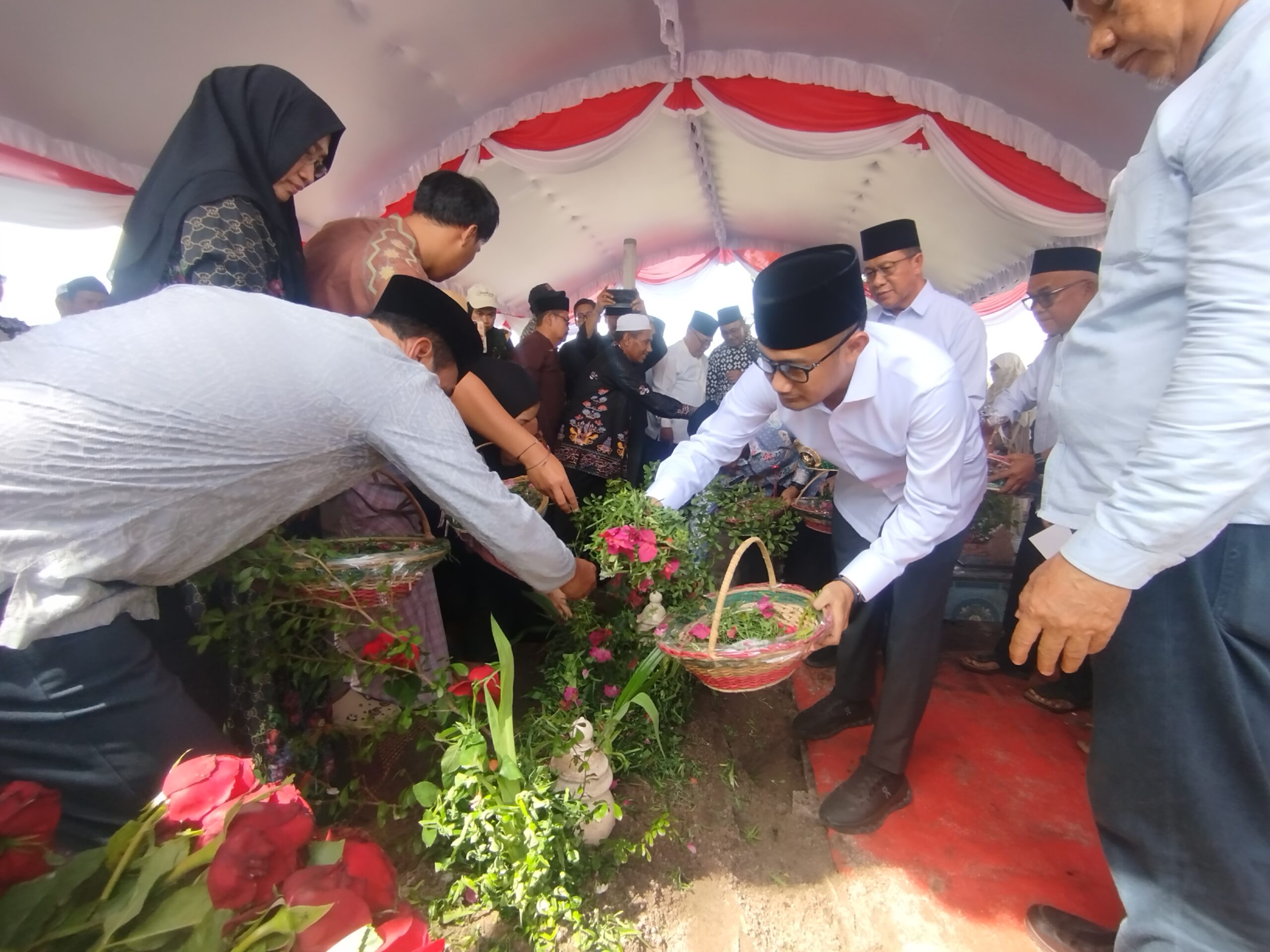 Pemko Lepas Haru Kepergian Mofit Saptono Subagio