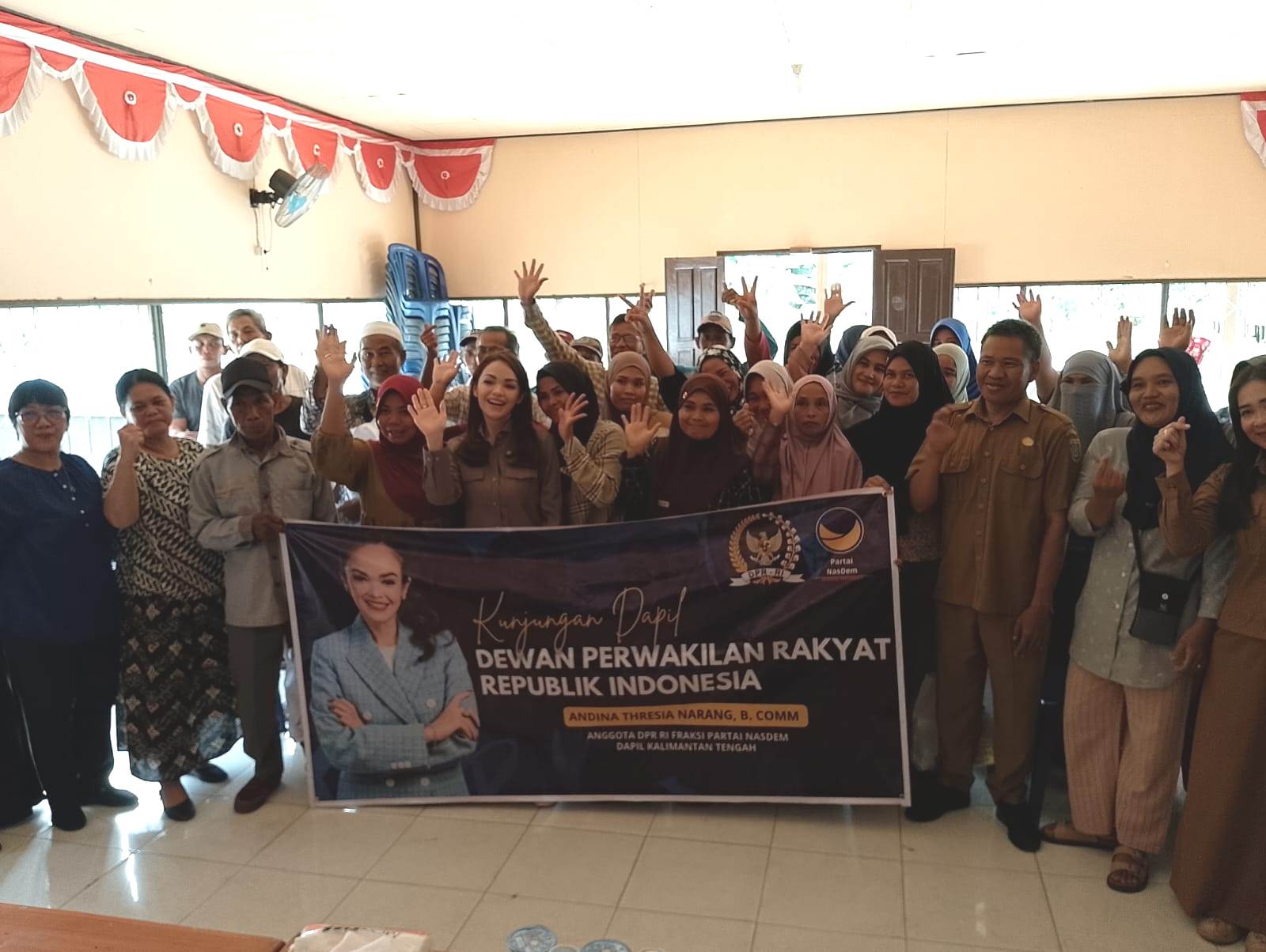 Andina Thresia Narang Kunjungi Sejumlah Desa di Barsel