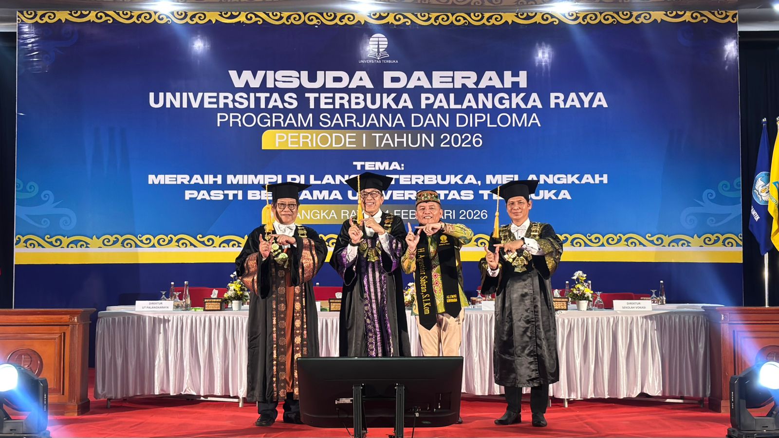 581 Mahasiswa UT Palangka Raya Sukses Wisuda, Dihadiri Alumni UT Agustiar Sabran