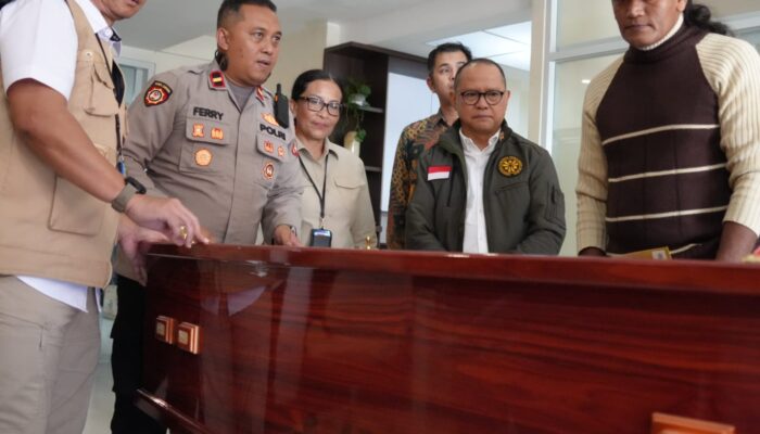 Kisah di Balik Tragedi Kebakaran Apartemen Hong Kong