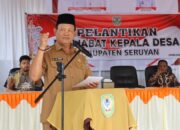 Bupati Ahmad Selanorwanda Lantik 6 Pj Kades Seruyan