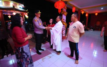JAMIN KEAMANAN IBADAH IMLEK-Kapolda Kalteng Sambangi Vihara