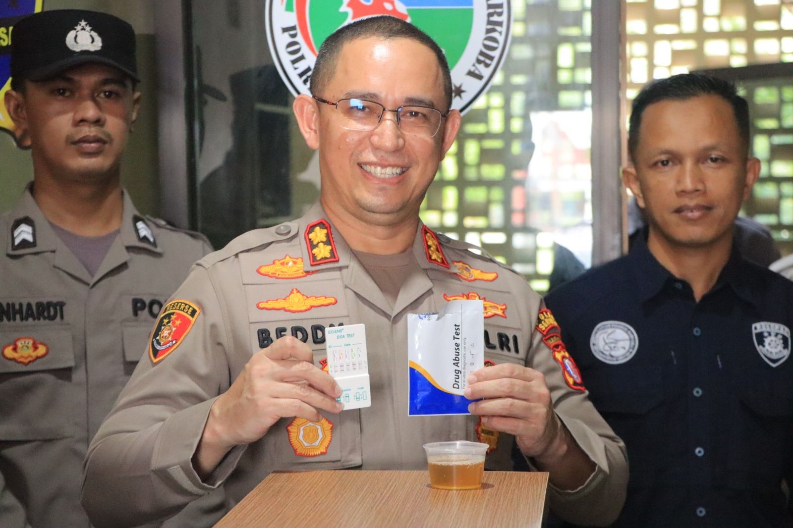 Tes Urine Dadakan, Kapolres Seruyan Jadi Peserta Pertama