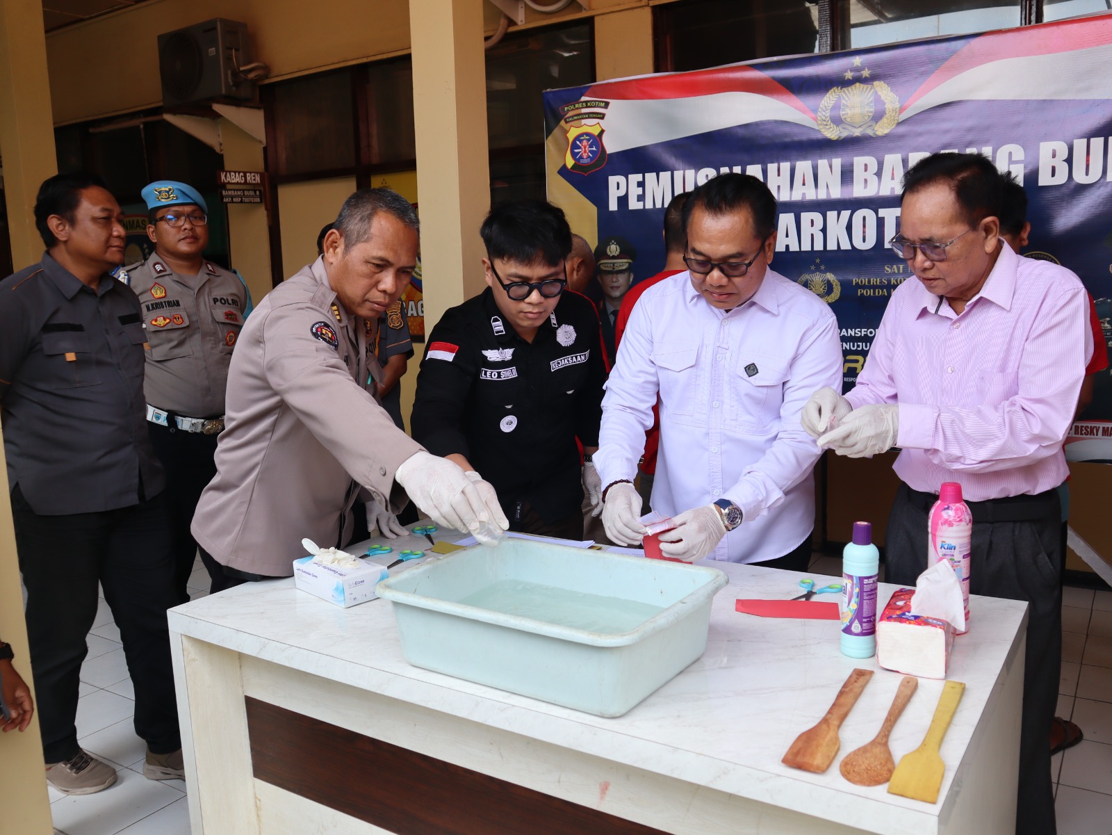 Polres Kotim Musnahkan 223,74 Gram Sabu