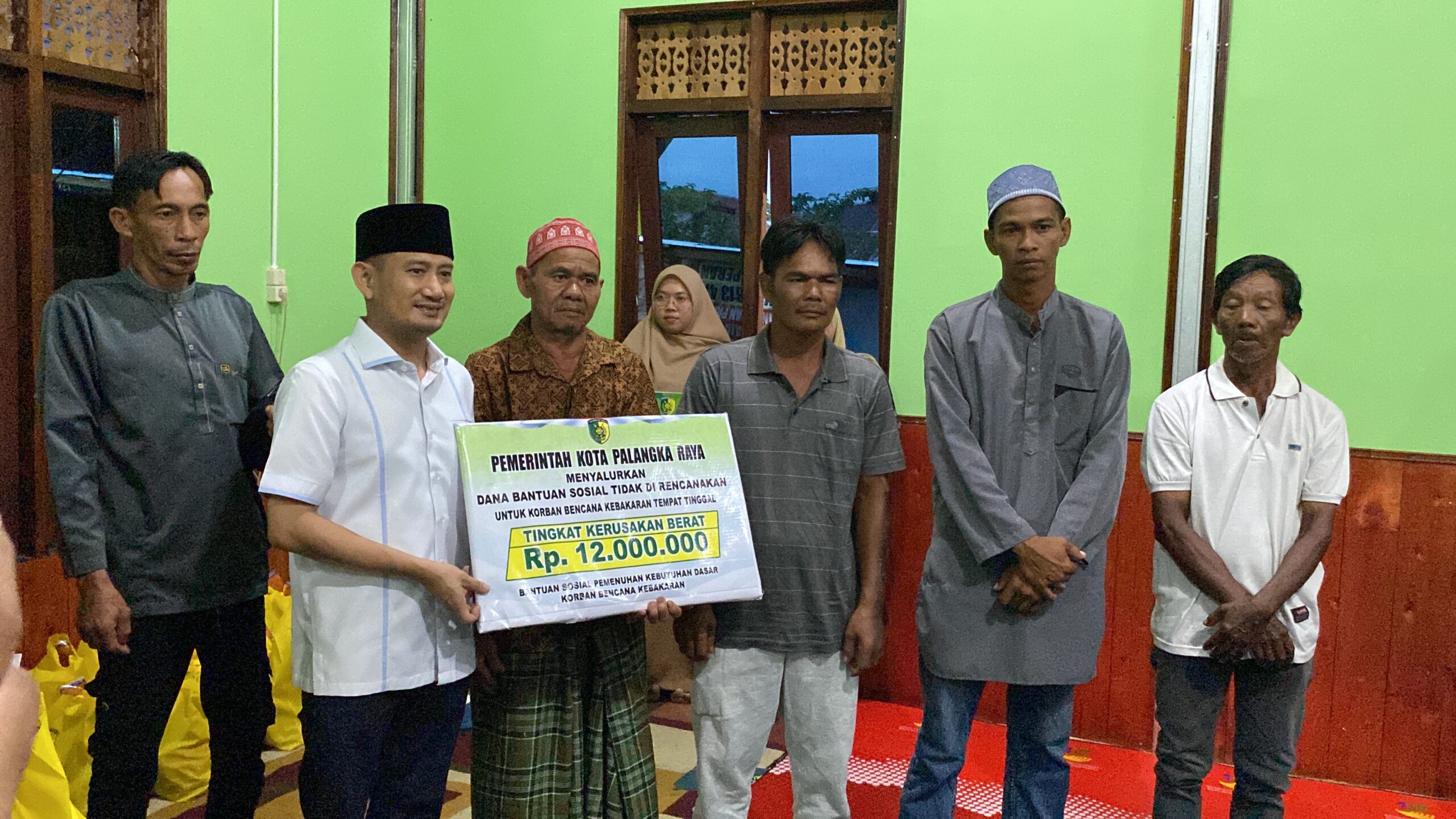 Fairid Buka Puasa Bersama Korban Kebakaran Mendawai