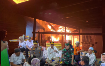 Gubernur Agustiar Instruksikan Penanganan Cepat Korban Kebakaran Murjani Gubernur Agustiar Instruksikan Penanganan Cepat Korban Kebakaran Murjani