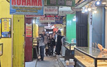 DITERPA POLEMIK EMAS ILEGAL (PETI)-Harga Emas di Pasar Besar Palangka Raya Kian Anjlok DITERPA POLEMIK EMAS ILEGAL (PETI)-Harga Emas di Pasar Besar Palangka Raya Kian Anjlok