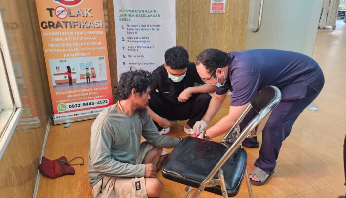 Jari Membusuk Setahun, “Keajaiban“ Datang di Jalan Trans Kalimantan