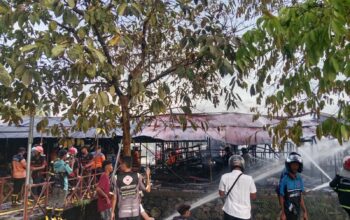 KEBAKARAN PUJASERA-5 Warung dan 2 Motor Hangus