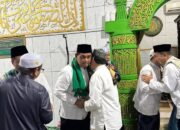 Bupati Shalahuddin Hibahkan Rp1 M untuk Masjid Al Munawarah