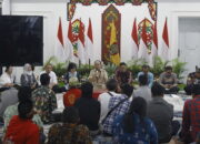 CURHAT PENAMBANG TIDAK BISA USAHA EMAS-Gubernur Janji Akan Perjuangkan Tapi Jangan Rusak Lingkungan