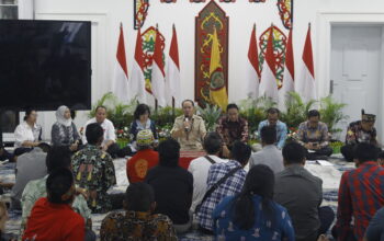 CURHAT PENAMBANG TIDAK BISA USAHA EMAS-Gubernur Janji Akan Perjuangkan Tapi Jangan Rusak Lingkungan CURHAT PENAMBANG TIDAK BISA USAHA EMAS-Gubernur Janji Akan Perjuangkan Tapi Jangan Rusak Lingkungan