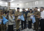 Targetkan Jalan Bebas Lubang, Gubernur Instruksikan Bupati Gotong Royong