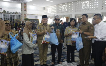 Targetkan Jalan Bebas Lubang, Gubernur Instruksikan Bupati Gotong Royong