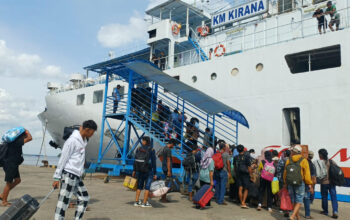 DLU Angkut 6.750 Pemudik Keluar Pelabuhan Kumai