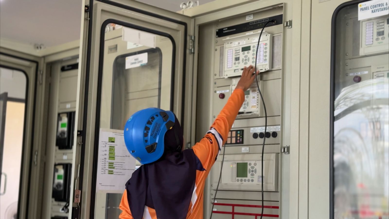 Semangat Hari Kartini, Srikandi PLN Kawal Keandalan Listrik di GI Trisakti