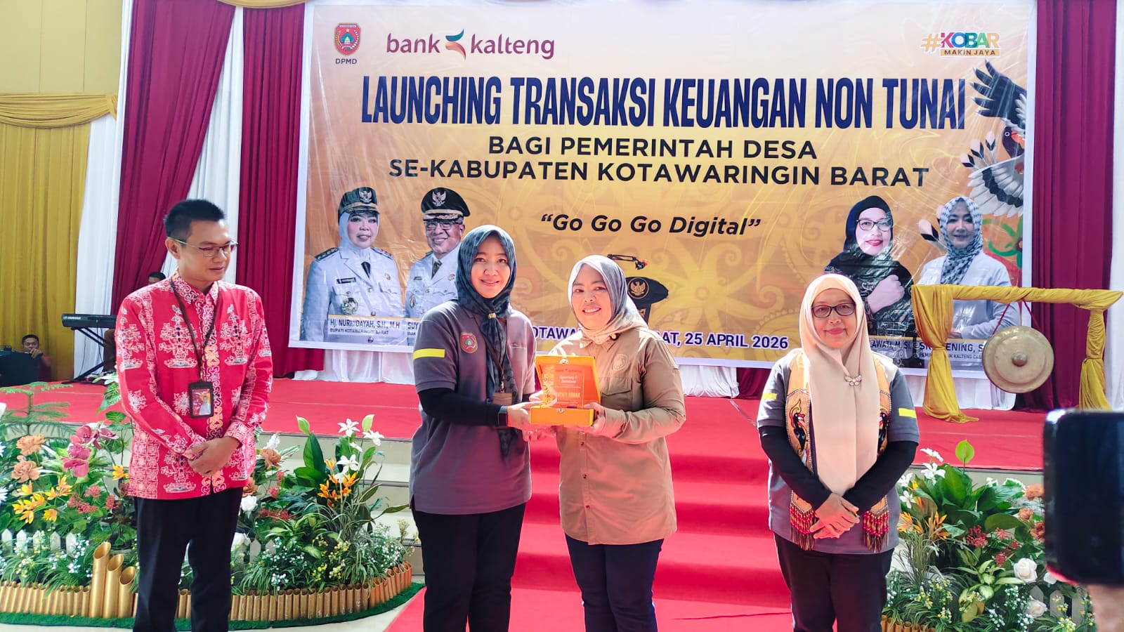 Bank Kalteng Bersama Pemkab Kobar, Lounching Transaksi Keuangan Non Tunai Bagi Pemdes Se Kobar 