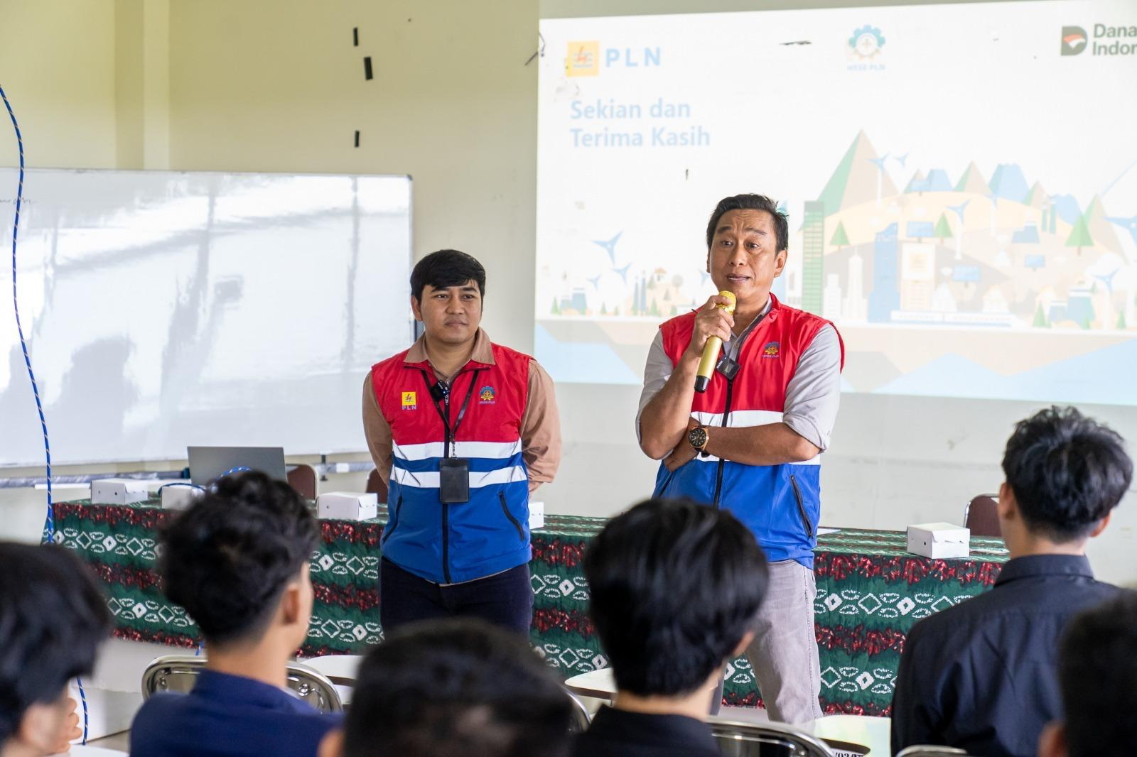 PLN UIP3B Kalimantan Edukasi K2 dan K3 kepada Puluhan Mahasiswa Uniska