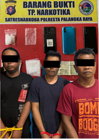 Lagi Transaksi, 3 Pria Ini Ditangkap Miliki 25 Gram Sabu