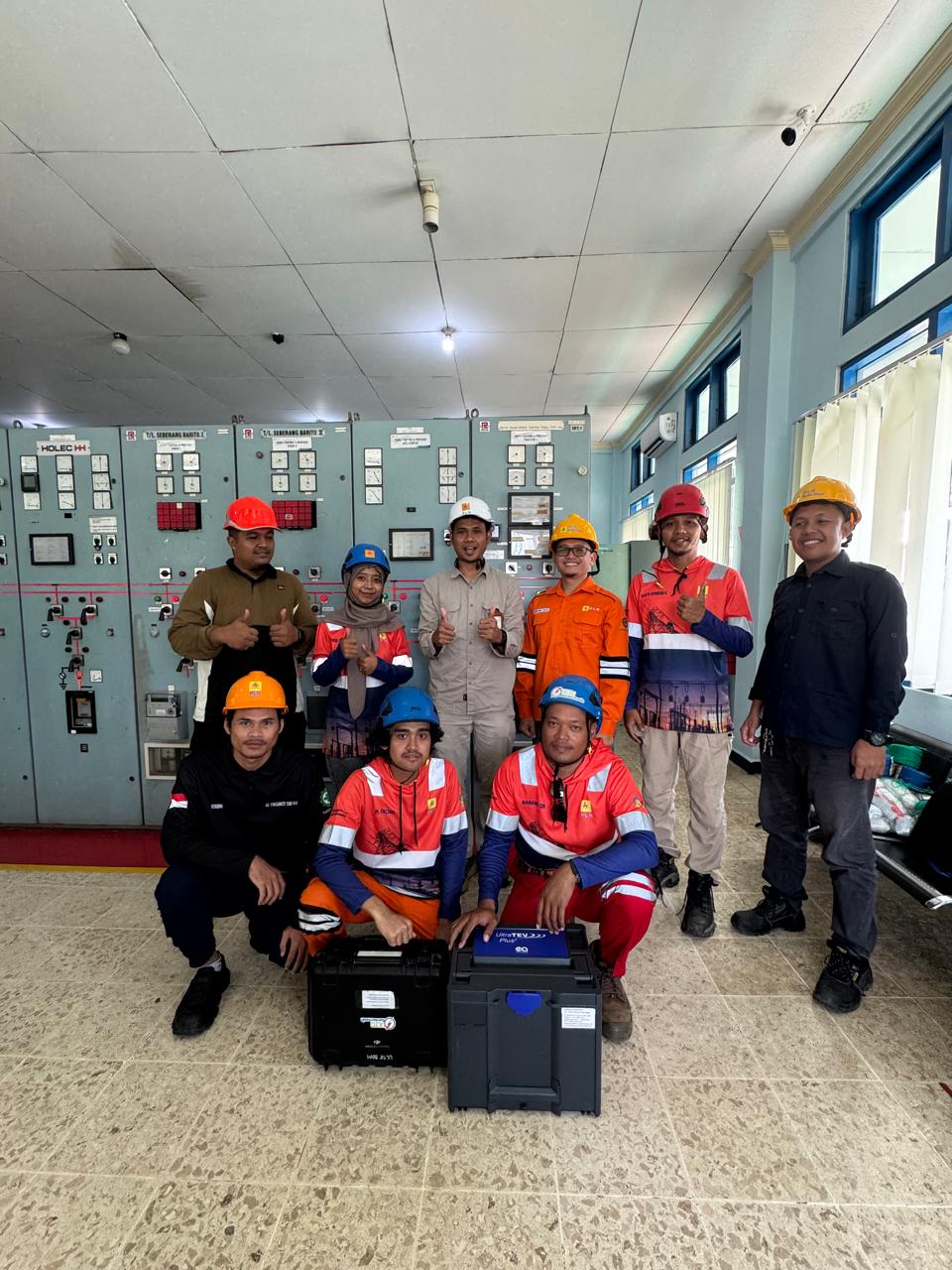 Semangat Hari Kartini, Srikandi PLN Kawal Keandalan Listrik di GI Trisakti