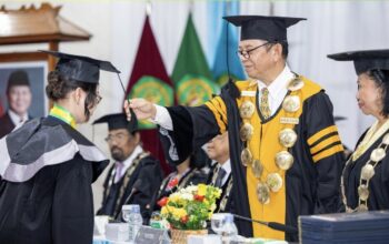 765 LULUSAN UPR DIWISUDA-Rektor UPR: Kuasai Literasi Digital dan Jadilah Pengendali Teknologi