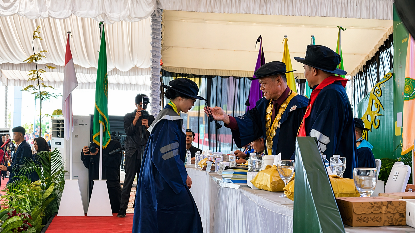 UMPR Kukuhkan 723 Wisudawan, Perkuat Lulusan Siap Kerja di Kalteng