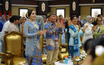 PERINGATAN HARI KARTINI-Aisyah Thisia Agustiar Ajak Perempuan Kalteng Terus Berkarya