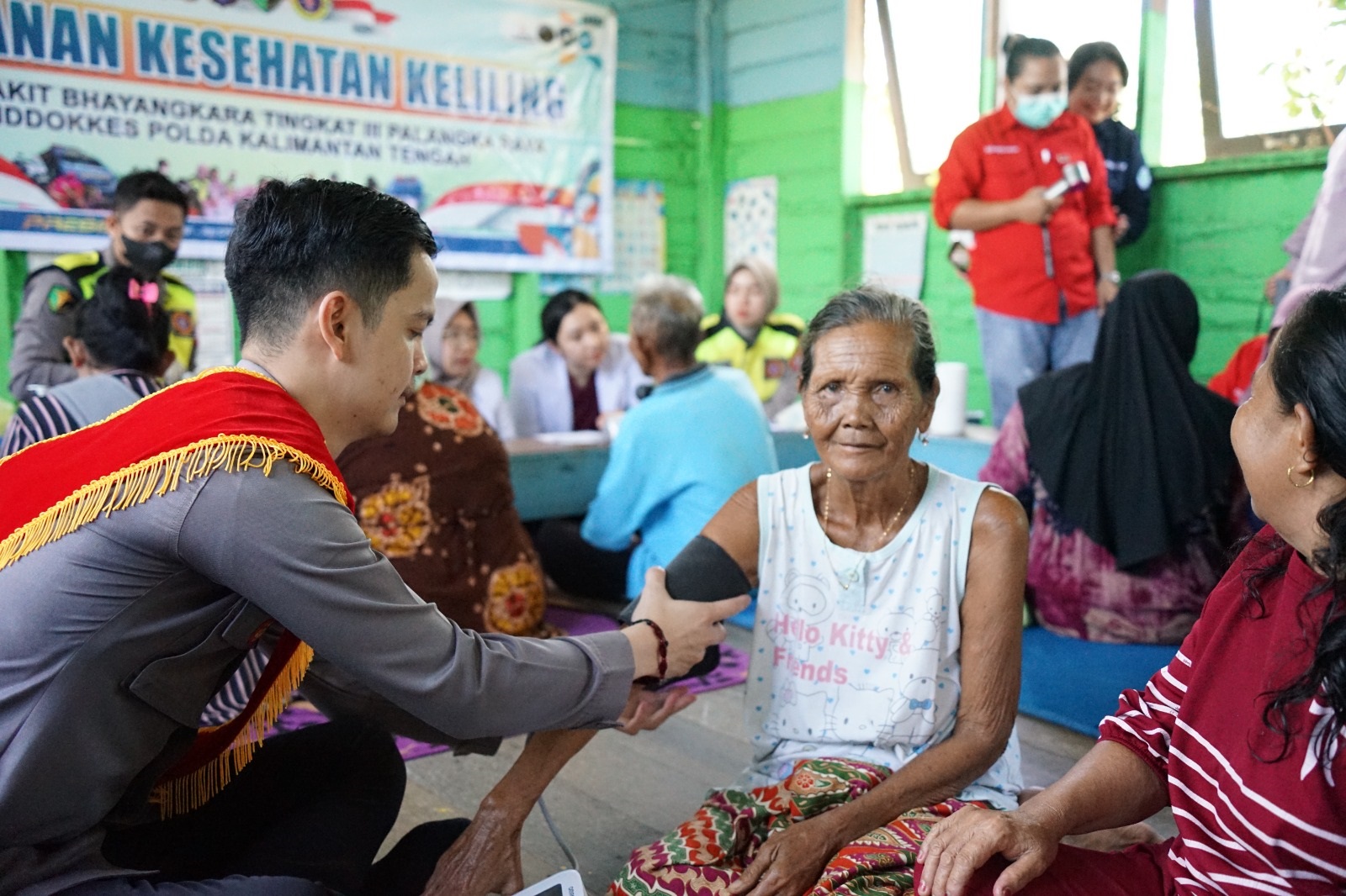 Rumkit Bhayangkara Layani Kesehatan di Danau Tundai