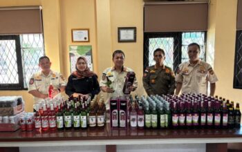 Satpol PP Kobar Sita 225 Botol Miras Ilegal