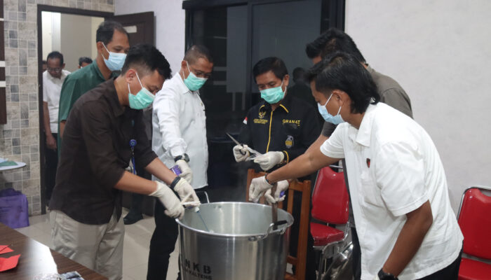 Polda Kalteng Musnahkan 5,43 Kg Sabu