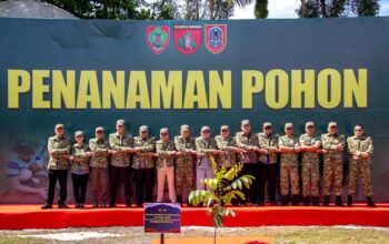 BERSATU DI KODAM XXII/TAMBUN BUNGAI-Gubernur Kalteng dan Kalsel Tanam Pohon Bersama
