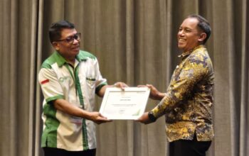 Penguatan Jaminan Sosial Pekerja, GAPKI Kalteng Terima Penghargaan