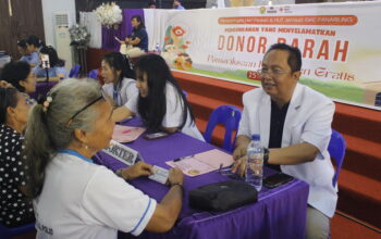 Wujud Kasih Sesama, GKE Panarung Rayakan Paskah dan HUT ke-32 dengan Donor Darah dan Cek Kesehatan Gratis