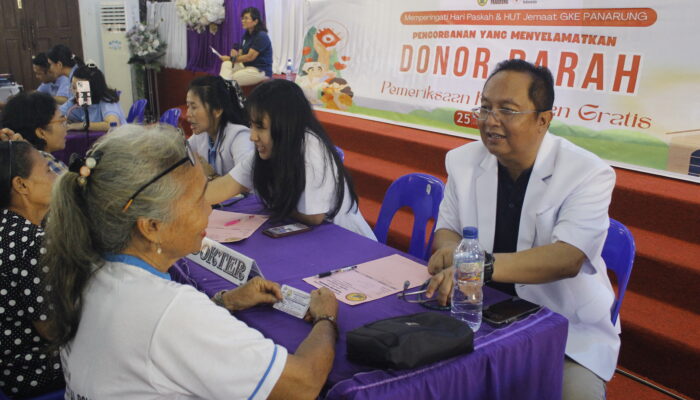 Wujud Kasih Sesama, GKE Panarung Rayakan Paskah dan HUT ke-32 dengan Donor Darah dan Cek Kesehatan Gratis