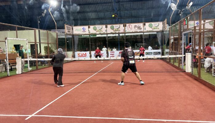 Turnamen Padel Meriahkan HUT Ke-1 Toko Kopi Popi Digelar