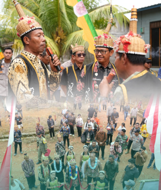 Sebagai Wujud Syukur, Warga Desa Merambang Nanga Bulik Pesta Takin Padi Sebagai Wujud Syukur, Warga Desa Merambang Nanga Bulik Pesta Takin Padi