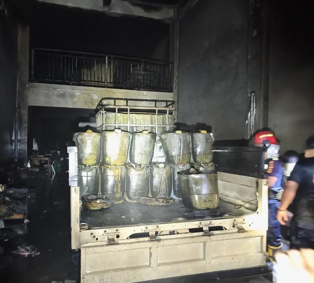 Diduga Timbun BBM, Ruko, 3 Mobil, 6 Motor Hangus Terbakar